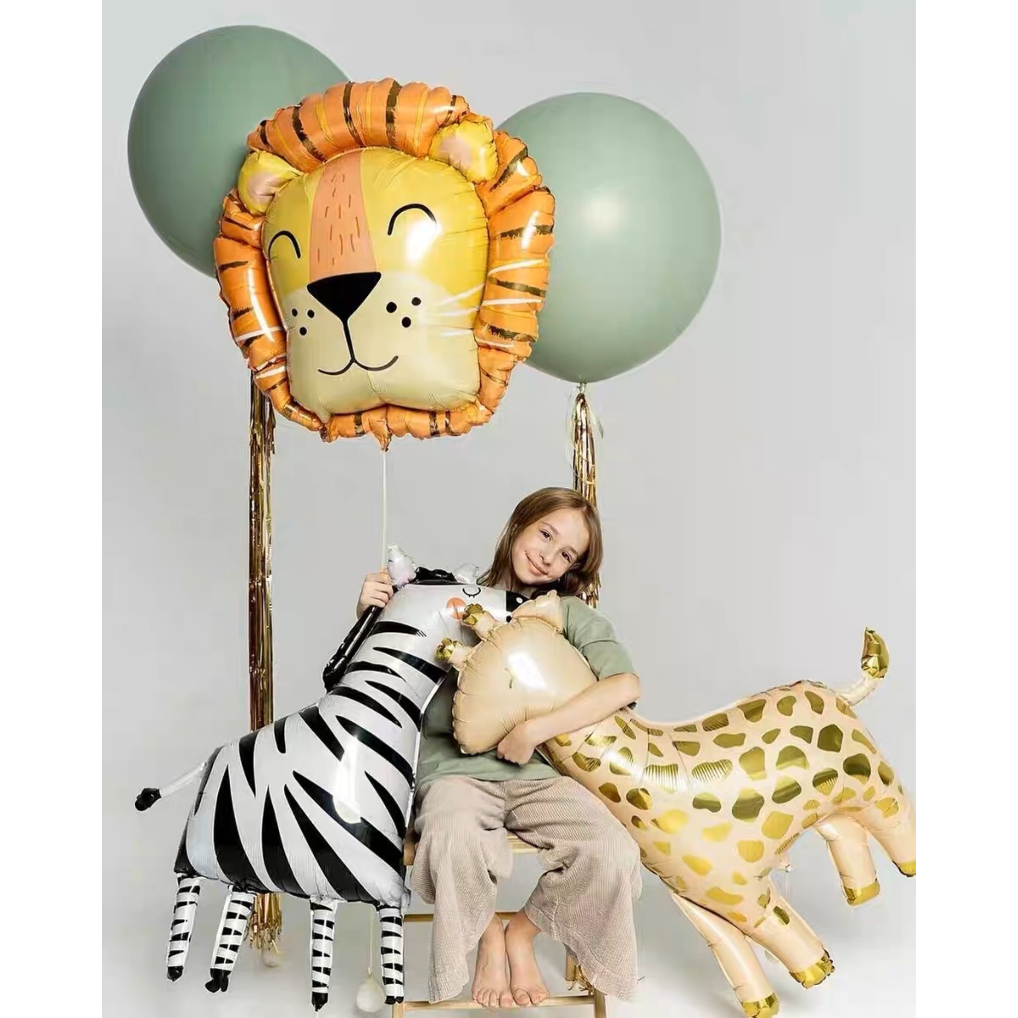 Giraffe Foil Balloon