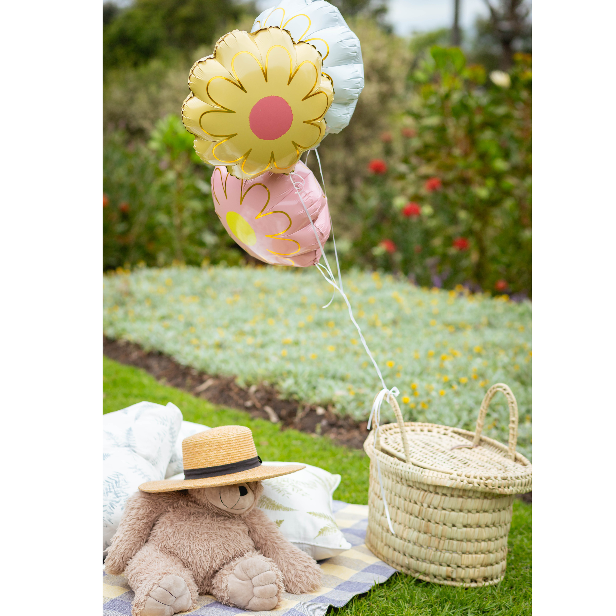 Vintage Daisy Shaped Foil Balloon, Yellow