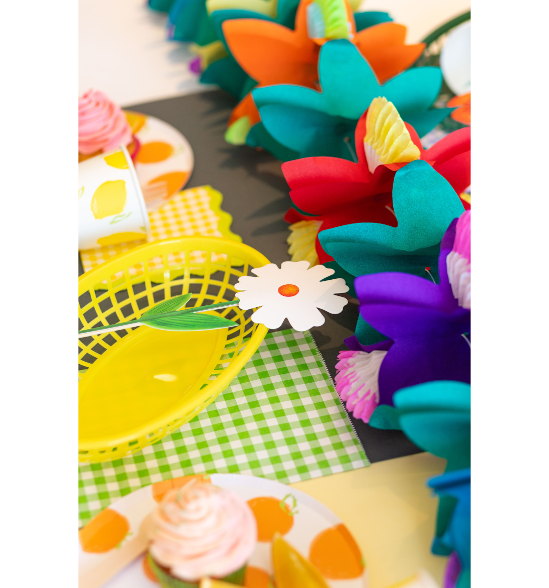 3D Tropical Fiesta Flower Garland, Star